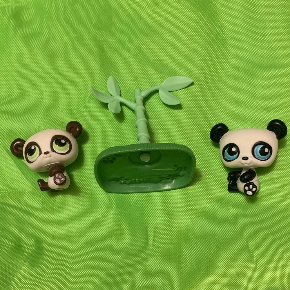 Hasbro LPS Littlest Pet Shop Panda Pair with Bamboo (#90 #176)